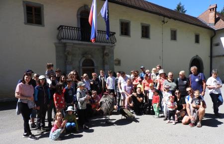 Skupinski posnetek_med potjo iskali zaklad